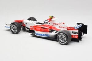 Toyota TF107 #12 J. Trulli F1 Launch Livery 2007 Minichamps 1:18 AM601321 Metalli — kuva 5 / 6