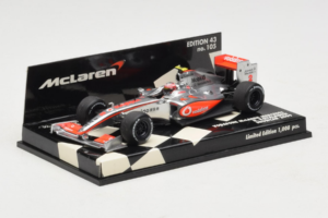 McLaren MP4-24 Mercedes #2 H. Kovalainen Vodafone McLaren Showcar F1 2009 Minichamps 1:43 530094372 Metalli — kuva 2 / 5