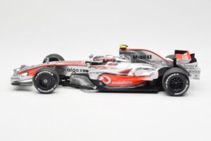 McLaren MP4-23 Mercedes #23 H. Kovalainen 2008 Minichamps 1:18 530081823 Metalli — kuva 3 / 6