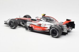 McLaren MP4-23 Mercedes #23 H. Kovalainen 2008 Minichamps 1:18 530081823 Metalli — kuva 5 / 6