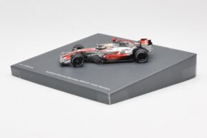 McLaren MP4-23 Mercedes #22 L. Hamilton F1 World Champion 2008 Minichamps 1:43 B66962422 Metalli — kuva 2 / 4