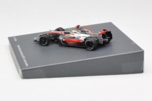 McLaren MP4-23 Mercedes #22 L. Hamilton F1 World Champion 2008 Minichamps 1:43 B66962422 Metalli — kuva 3 / 4