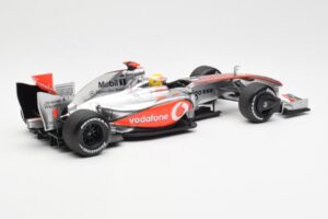 McLaren MP4-24 #1 L. Hamilton 2009 Dealer Edition Minichamps 1:18 503091801 Metalli — kuva 2 / 6