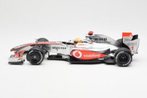 McLaren MP4-24 #1 L. Hamilton 2009 Dealer Edition Minichamps 1:18 503091801 Metalli — kuva 3 / 6