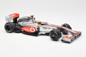 McLaren MP4-24 #1 L. Hamilton 2009 Dealer Edition Minichamps 1:18 503091801 Metalli — kuva 4 / 6
