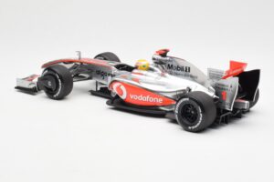 McLaren MP4-24 #1 L. Hamilton 2009 Dealer Edition Minichamps 1:18 503091801 Metalli — kuva 5 / 6