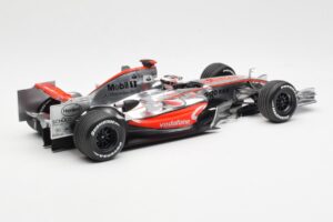 McLaren MP4-22 Mercedes #1 F. Alonso Presentation Valencia 2007 Minichamps 1:18 538071871 Metalli — kuva 2 / 6
