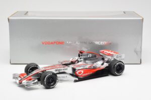 McLaren MP4-22 Mercedes #1 F. Alonso Presentation Valencia 2007 Minichamps 1:18 538071871 Metalli — kuva 6 / 6