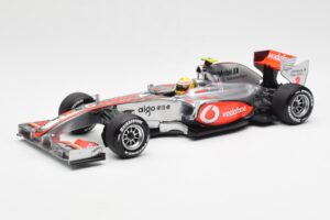 Vodafone McLaren Mercedes MP4-25 #3 L. Hamilton F1 Showcar 2010 Minichamps 1:18 530101872 Metalli