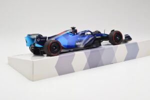 Williams FW44 Mercedes #23 A. Albon Bahrain GP 2022 Case Edition Minichamps 1:18 147220123 Hartsi — kuva 3 / 7