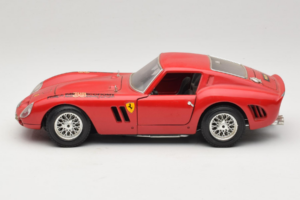 Ferrari 250 GTO Punainen Bburago 1:18 B003 Metalli — kuva 4 / 8