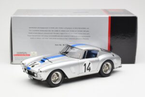 Ferrari 250 GT SWB #14 P. Noblet / J. Guichet Team Noblet 3rd Place 24 Hours of Le Mans 1961 CMC 1:18 M-079 Metalli — kuva 6 / 6