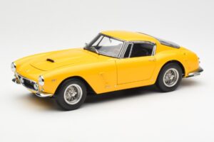 Ferrari 250 GT SWB Keltainen CMC 1:18 M-054 Metalli