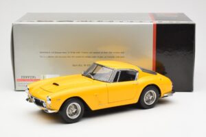 Ferrari 250 GT SWB Keltainen CMC 1:18 M-054 Metalli — kuva 6 / 6