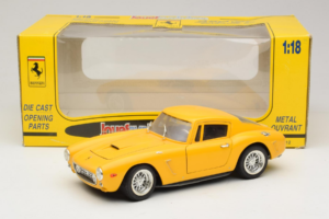 Ferrari 250 GT Berlinetta Keltainen Jouef Evolution 1:18 301200 Metalli — kuva 8 / 8
