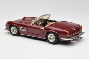 Ferrari 250 GT California Punainen Hot Wheels 1:18 3401158 Metalli — kuva 7 / 8