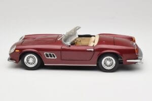 Ferrari 250 GT California Spider LWB Tummanpunainen Hot Wheels 1:18 25727 Metalli — kuva 4 / 8