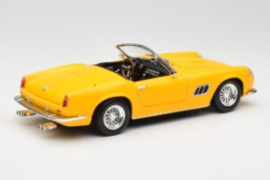 Ferrari 250 GT California Spider Keltainen Hot Wheels 1:18 23905 Metalli — kuva 3 / 8