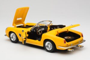 Ferrari 250 GT California Spider Keltainen Hot Wheels 1:18 23905 Metalli — kuva 5 / 8