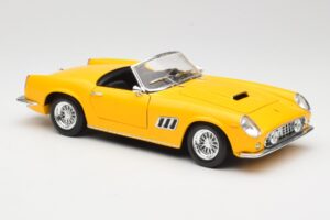 Ferrari 250 GT California Spider Keltainen Hot Wheels 1:18 23905 Metalli — kuva 6 / 8