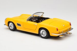 Ferrari 250 GT California Spider Keltainen Hot Wheels 1:18 23905 Metalli — kuva 7 / 8