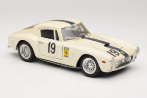 Ferrari 250 GT SWB Berlinette #19 Tour de France Automobile 1961 Eagles Race 1:18 6500 Metalli — kuva 6 / 8