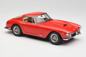 Ferrari 250 GT SWB Punainen CMC 1:18 M-046 Metalli — kuva 4 / 6