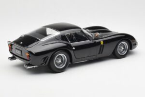 Ferrari 250 GTO Musta Kyosho 1:18 08431BK Metalli — kuva 3 / 8
