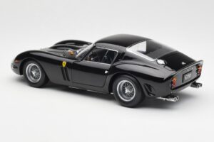 Ferrari 250 GTO Musta Kyosho 1:18 08431BK Metalli — kuva 7 / 8