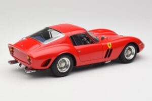 Ferrari 250 GTO London Show Punainen CMC 1:18 M-256 Metalli — kuva 2 / 6