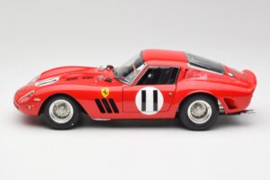 Ferrari 250 GTO #11 J. Surtees / M. Parkes Paris 1000km 1962 CMC 1:18 M-249 Metalli — kuva 3 / 6