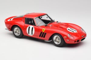 Ferrari 250 GTO #11 J. Surtees / M. Parkes Paris 1000km 1962 CMC 1:18 M-249 Metalli — kuva 4 / 6