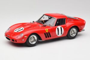 Ferrari 250 GTO #11 J. Surtees / M. Parkes Paris 1000km 1962 CMC 1:18 M-249 Metalli