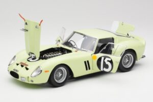 Ferrari 250 GTO #15 S. Moss / I. Ireland Goodwood Tourist Trophy Winner 1962 Kyosho 1:18 08438C Metalli — kuva 2 / 8