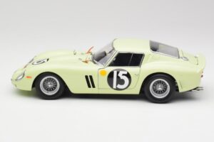 Ferrari 250 GTO #15 S. Moss / I. Ireland Goodwood Tourist Trophy Winner 1962 Kyosho 1:18 08438C Metalli — kuva 4 / 8
