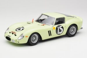 Ferrari 250 GTO #15 S. Moss / I. Ireland Goodwood Tourist Trophy Winner 1962 Kyosho 1:18 08438C Metalli