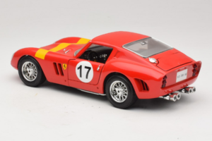Ferrari 250 GTO #17 Bburago Sammlerborse Punainen Bburago 1:18 3007-P1 Metalli — kuva 7 / 8