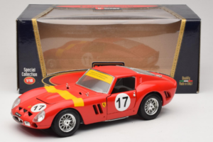 Ferrari 250 GTO #17 Bburago Sammlerborse Punainen Bburago 1:18 3007-P1 Metalli — kuva 8 / 8