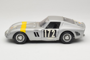 Ferrari 250 GTO #172 L. Bianchi / G. Berger Tour de France 1962 Hopea Rajoitettu Painos Bburago 1:18 3011-S1 Metalli — kuva 4 / 8