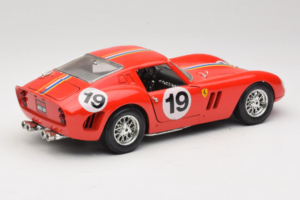 Ferrari 250 GTO #19 Punainen Raidat 1962 Bburago 1:18 3011-P3 Metalli — kuva 3 / 8
