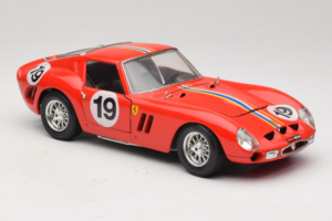 Ferrari 250 GTO #19 Punainen Raidat 1962 Bburago 1:18 3011-P3 Metalli — kuva 6 / 8