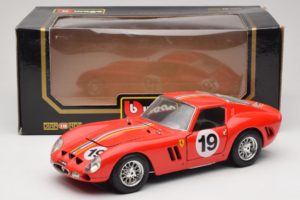 Ferrari 250 GTO #19 Punainen Raidat 1962 Bburago 1:18 3011-P3 Metalli — kuva 8 / 8