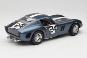 Ferrari 250 GTO #24 Sininen Valkoinen Raita 1962 Bburago 1:18 3011-B2 Metalli — kuva 3 / 8