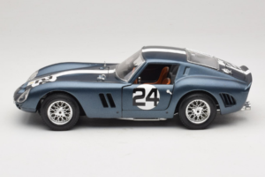 Ferrari 250 GTO #24 Sininen Valkoinen Raita 1962 Bburago 1:18 3011-B2 Metalli — kuva 4 / 8
