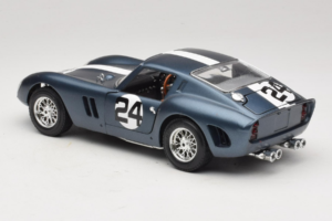 Ferrari 250 GTO #24 Sininen Valkoinen Raita 1962 Bburago 1:18 3011-B2 Metalli — kuva 7 / 8