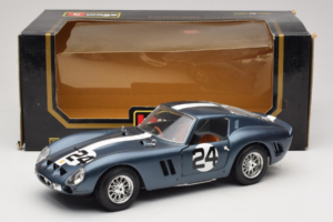Ferrari 250 GTO #24 Sininen Valkoinen Raita 1962 Bburago 1:18 3011-B2 Metalli — kuva 8 / 8