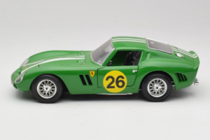 Ferrari 250 GTO #26 Vihreä Valkoiset Raidat 1962 Bburago 1:18 3011-G3 Metalli — kuva 4 / 8