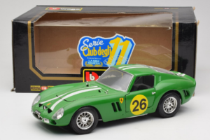 Ferrari 250 GTO #26 Vihreä Valkoiset Raidat 1962 Bburago 1:18 3011-G3 Metalli — kuva 8 / 8