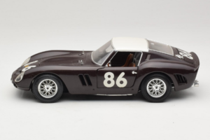 Ferrari 250 GTO #86 Musta Bburago 1:18 3011-B1 Metalli — kuva 4 / 8