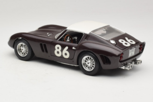 Ferrari 250 GTO #86 Musta Bburago 1:18 3011-B1 Metalli — kuva 7 / 8